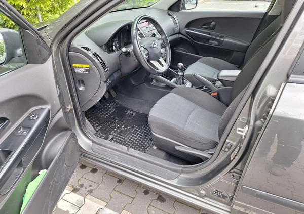 Kia Ceed cena 19800 przebieg: 171675, rok produkcji 2010 z Łódź małe 137